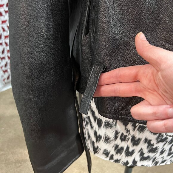 Vintage Classic Unisex Black Leather Motorcycle Jacket probably size Large - Picture 3 of 12